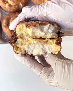 모카 바닐라 크림타드번 스콘